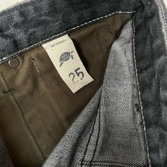 Distressed grey curved seam Tortoise jeans - Picture 5 of 7
